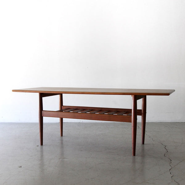 LOW TABLE / SIDE TABLE 