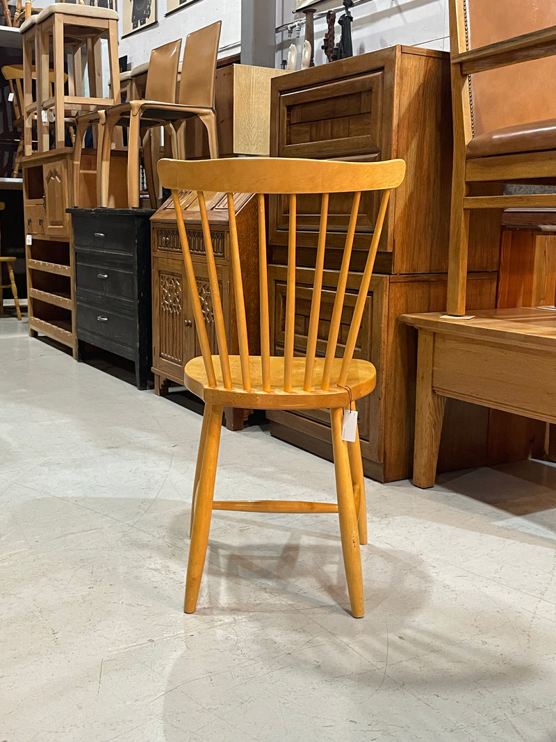 スポークバックチェア <br> 大和店 - ヴィンテージ SHARK ATTACK