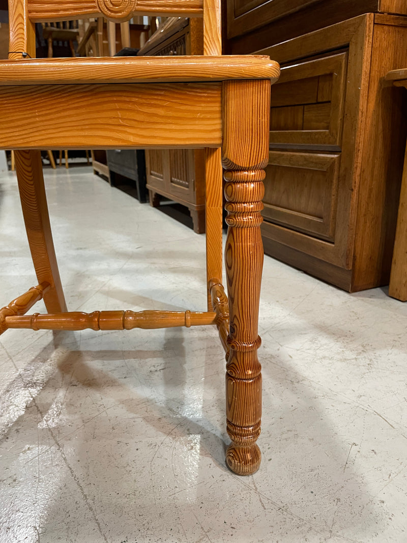 ウッドダイニングチェア<br> 大和店 - ヴィンテージ SHARK ATTACK