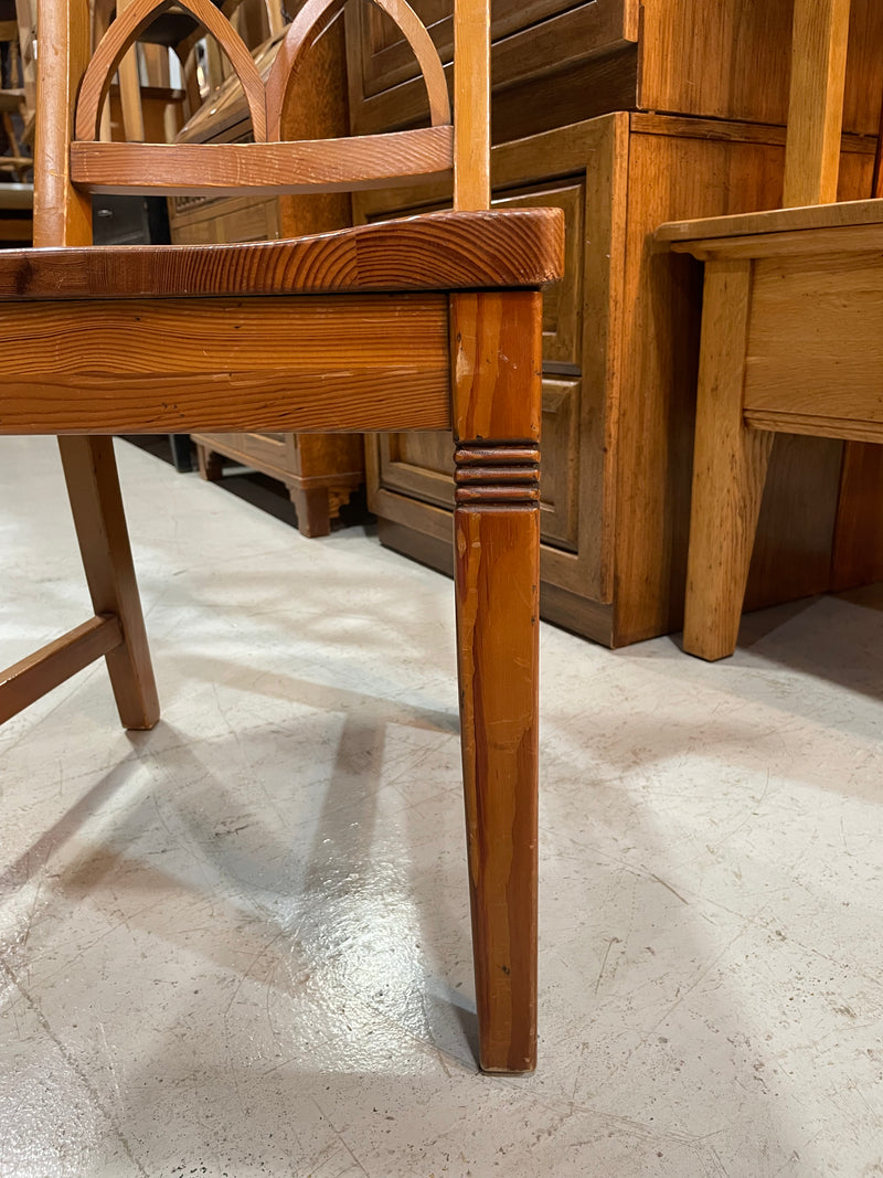 ウッドダニングチェア<br> 大和店 - ヴィンテージ SHARK ATTACK