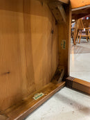 ウッドダニングチェア<br> 大和店 - ヴィンテージ SHARK ATTACK