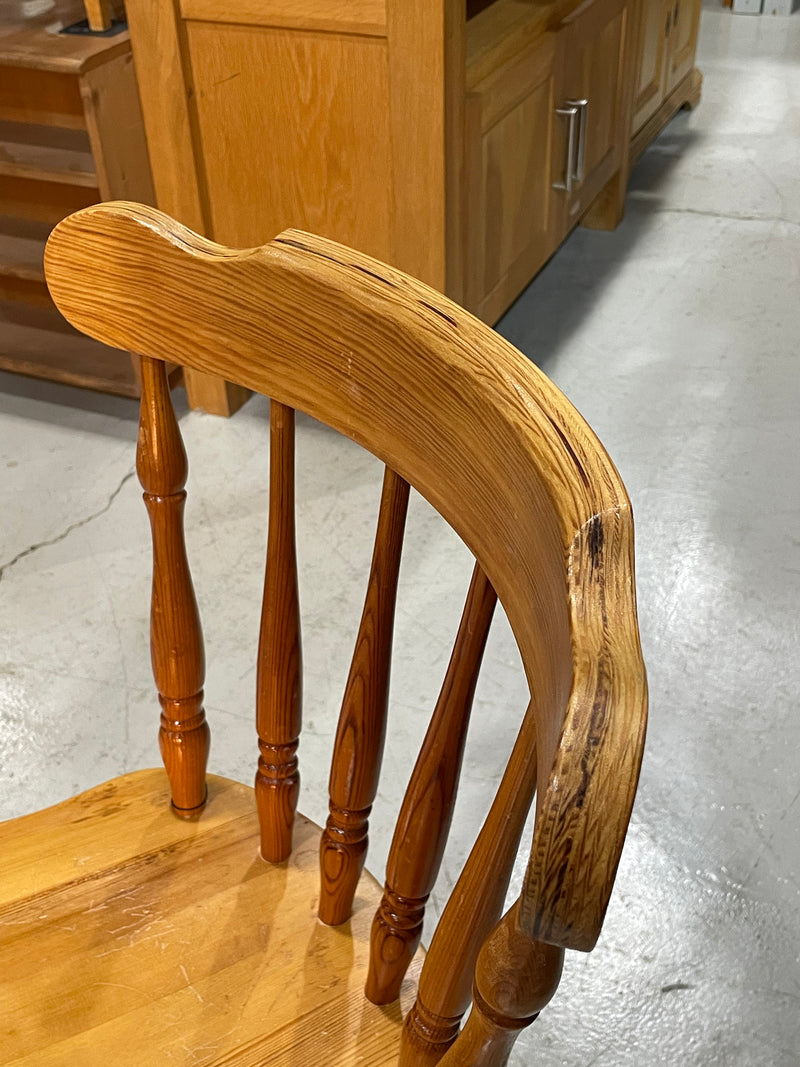 スピンドルバックチェア<br> 大和店 - ヴィンテージ SHARK ATTACK