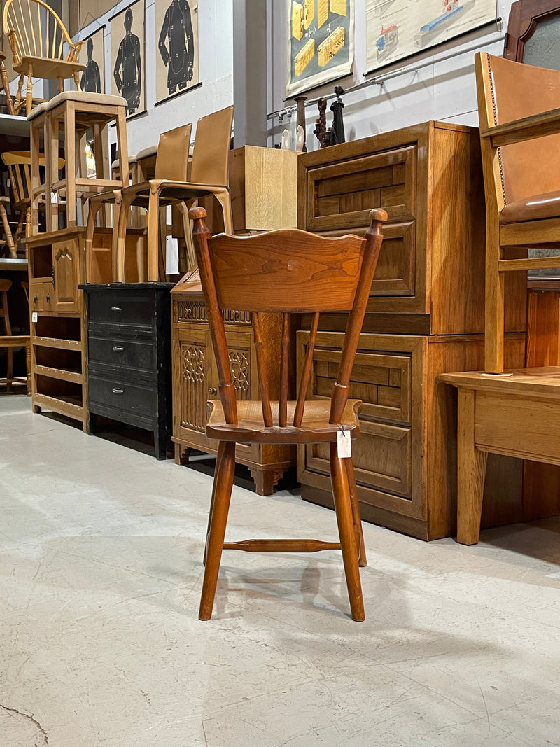 スピンドルバックチェア <br> 大和店 - ヴィンテージ SHARK ATTACK