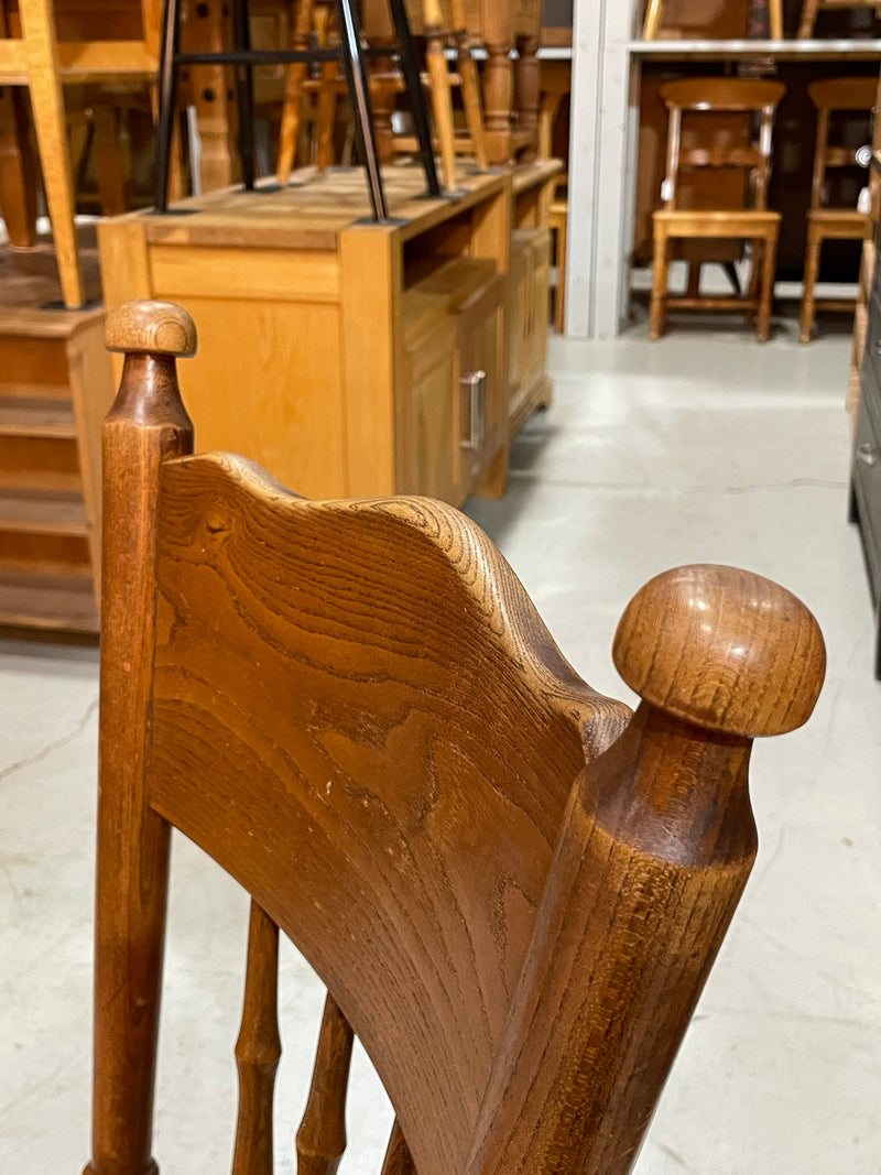 スピンドルバックチェア <br> 大和店 - ヴィンテージ SHARK ATTACK