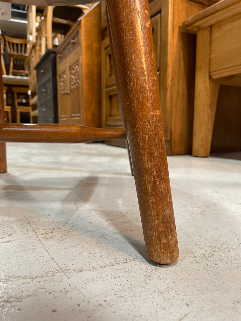 スピンドルバックチェア <br> 大和店 - ヴィンテージ SHARK ATTACK