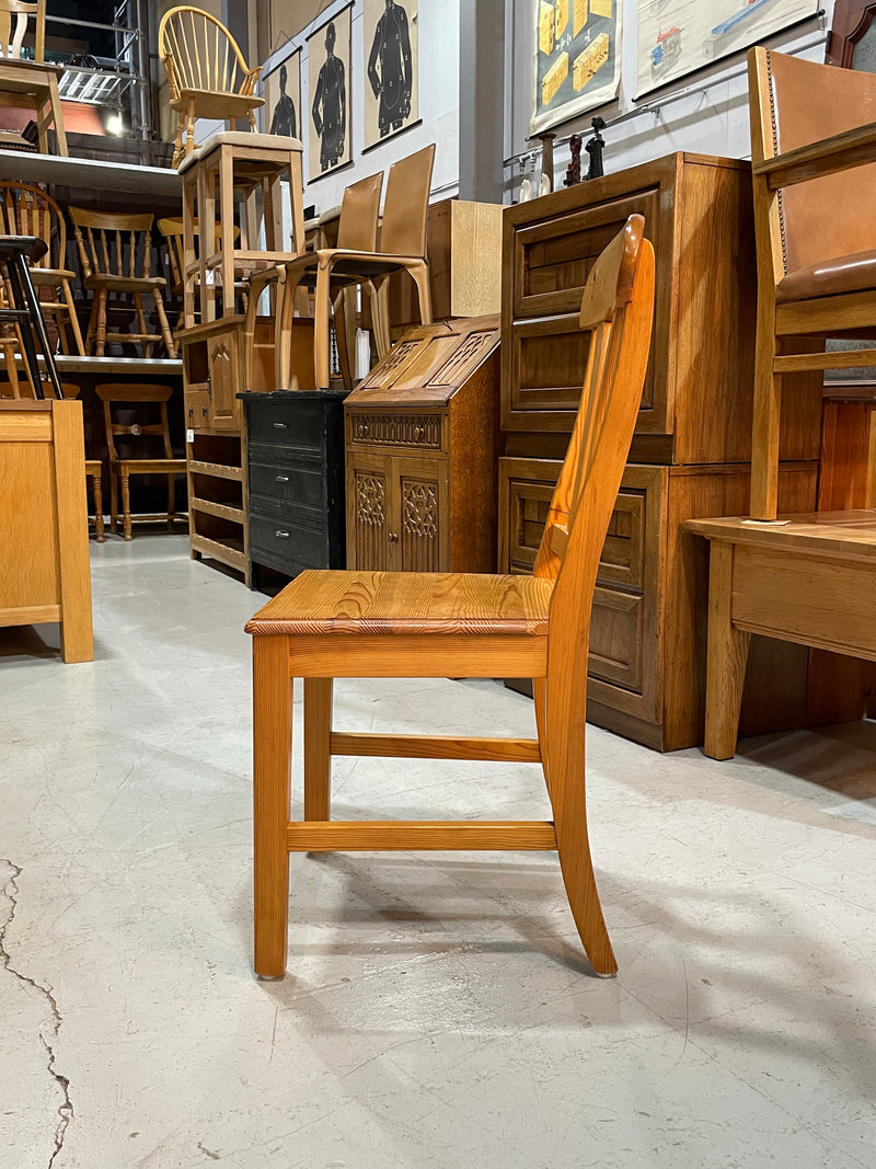 ウッドダイニングチェア<br> 大和店 - ヴィンテージ SHARK ATTACK