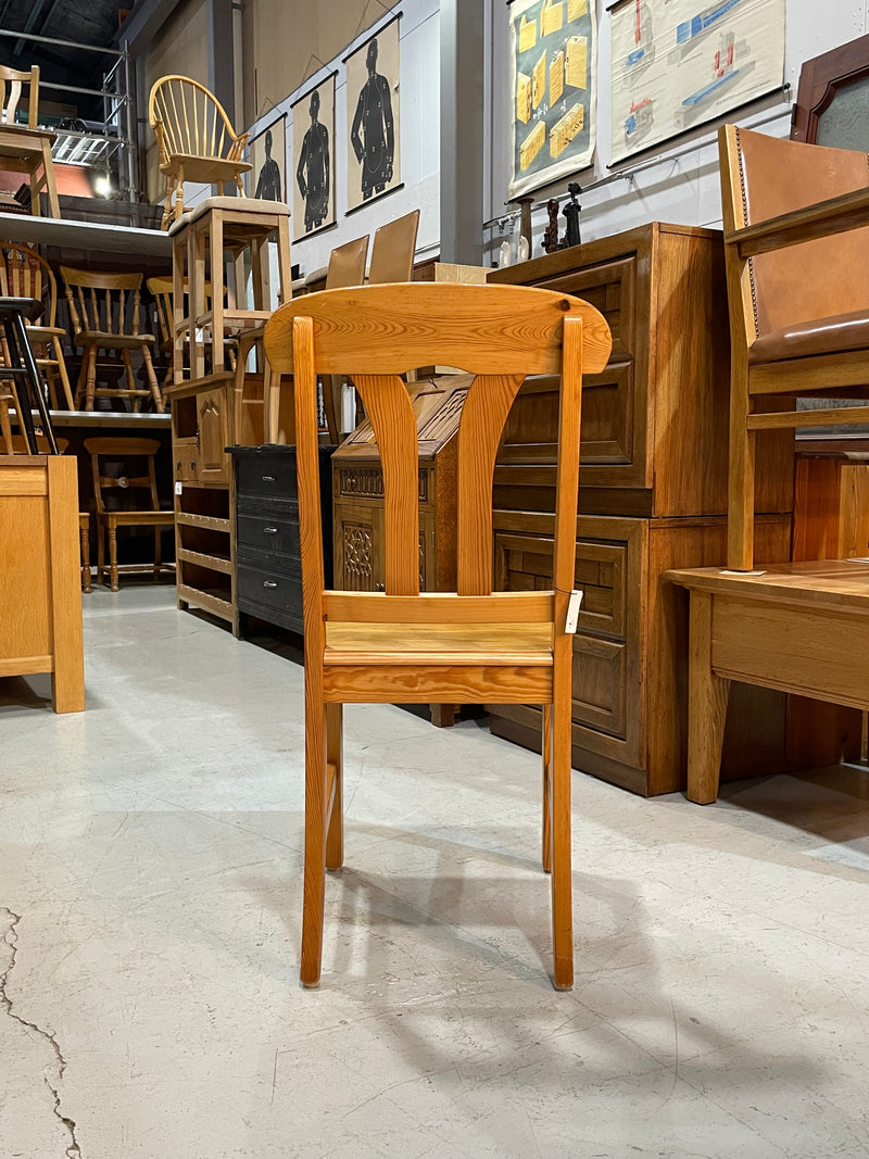 ウッドダイニングチェア<br> 大和店 - ヴィンテージ SHARK ATTACK