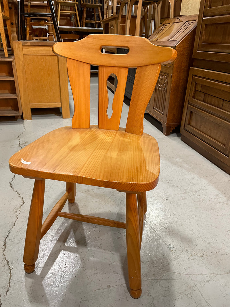 ウッド ダイニングチェア <br> 大和店 - ヴィンテージ SHARK ATTACK