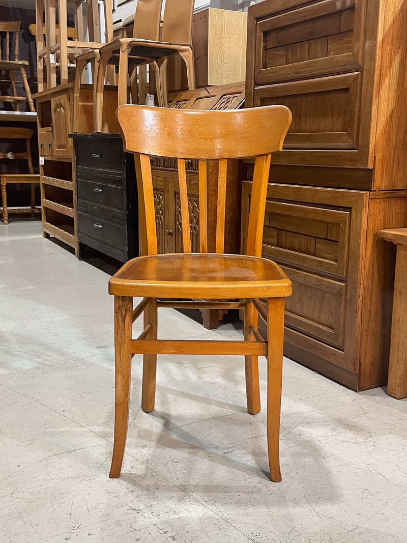 ウッドダイニングチェア <br> 大和店 - ヴィンテージ SHARK ATTACK