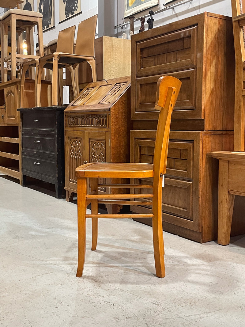 ウッドダイニングチェア <br> 大和店 - ヴィンテージ SHARK ATTACK