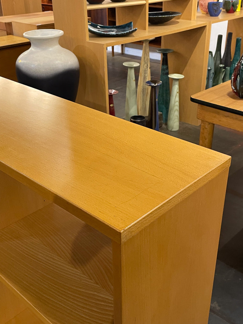 EFG<br>オークウッド ブックシェルフ<br>Sweden<br> cerote antiques - ヴィンテージ SHARK ATTACK