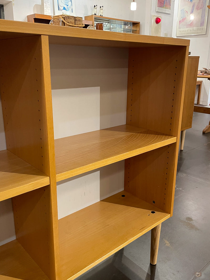 EFG<br>オークウッド ブックシェルフ<br>Sweden<br> cerote antiques - ヴィンテージ SHARK ATTACK