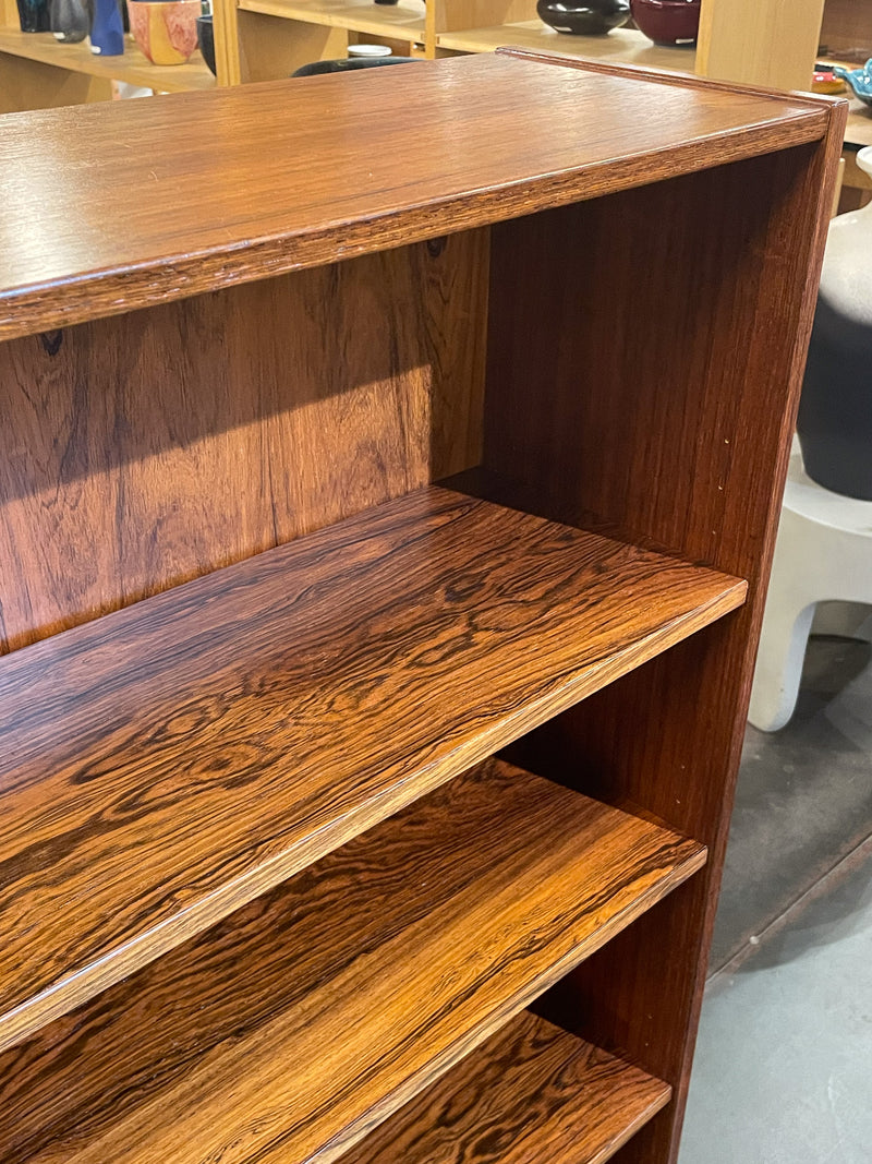 チークウッド ブックシェルフ<br> 大和店 - ヴィンテージ SHARK ATTACK