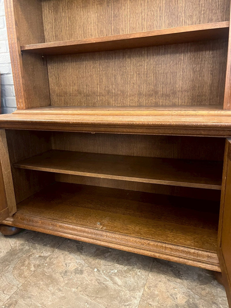 オークウッド カップボード <br> cerote antiques - ヴィンテージ SHARK ATTACK