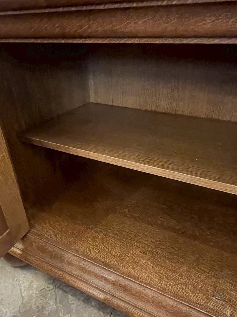 オークウッド カップボード <br> cerote antiques - ヴィンテージ SHARK ATTACK