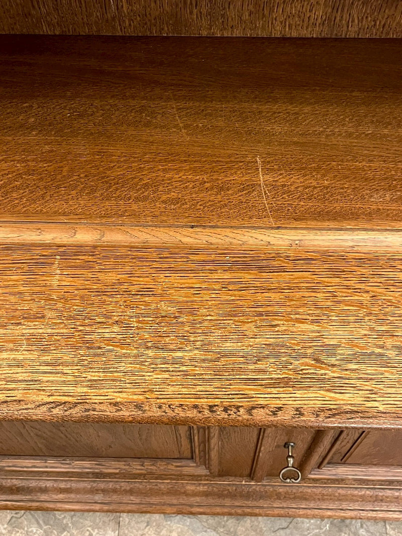 オークウッド カップボード <br> cerote antiques - ヴィンテージ SHARK ATTACK