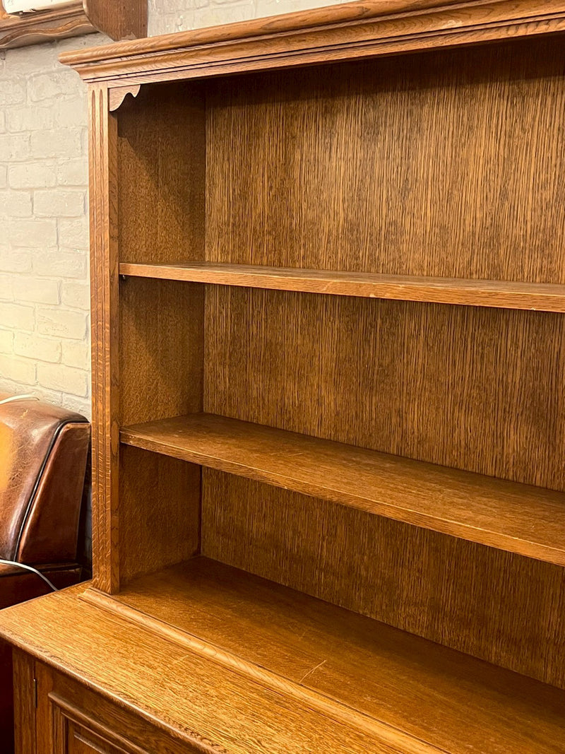 オークウッド カップボード <br> cerote antiques - ヴィンテージ SHARK ATTACK