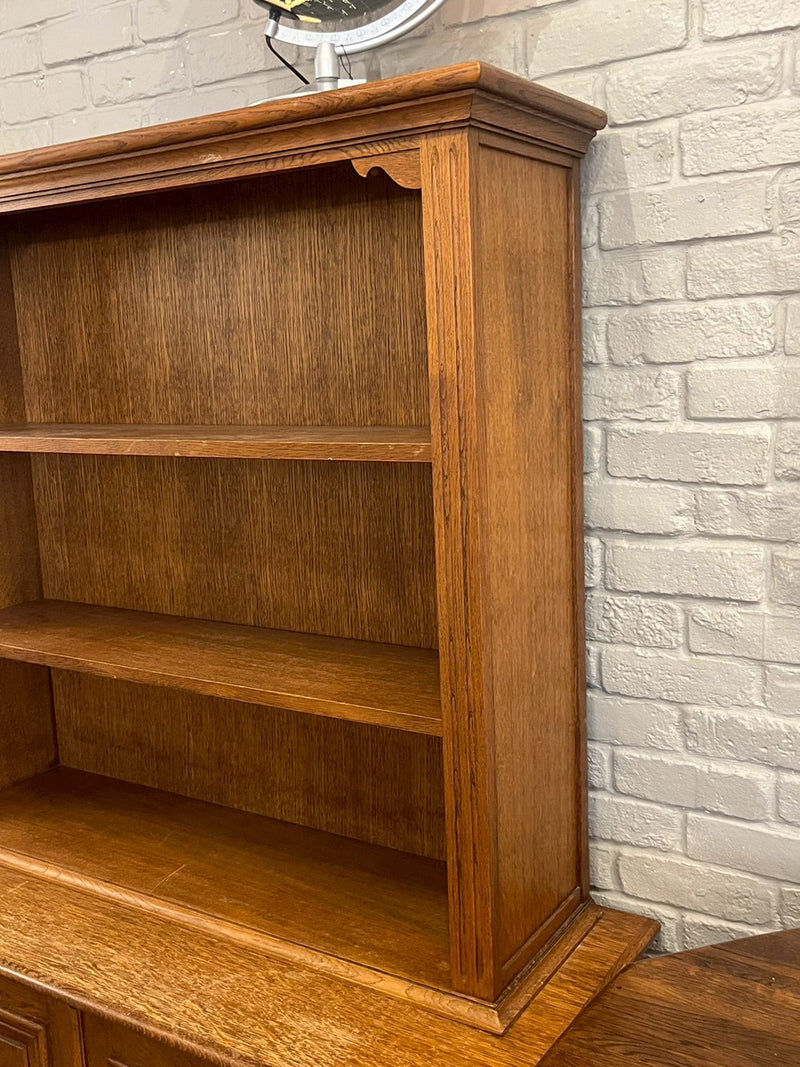 オークウッド カップボード <br> cerote antiques - ヴィンテージ SHARK ATTACK