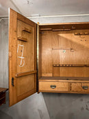 FAMOS <br>ウォールキャビネット <br>Germany <br>cerote antiques - ヴィンテージ SHARK ATTACK