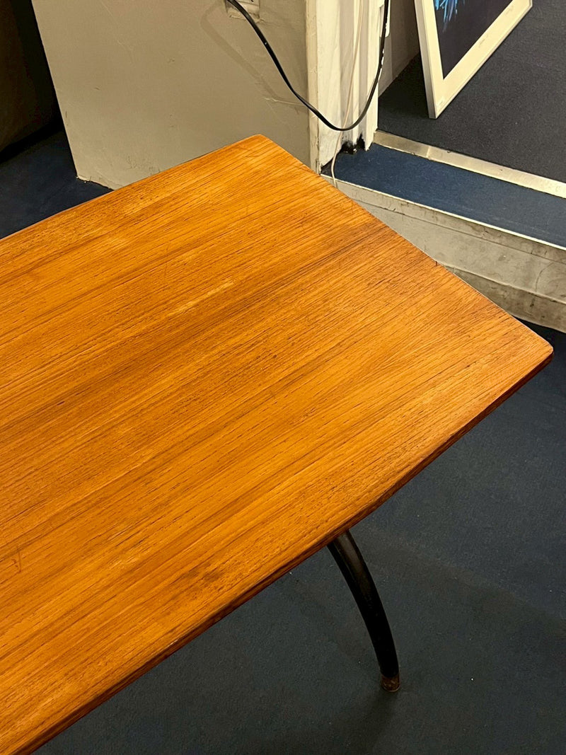 LOW TABLE / SIDE TABLE