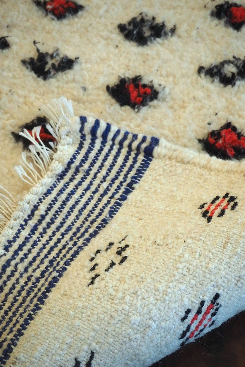 Aziral rug 970×580<br> Sendagaya store