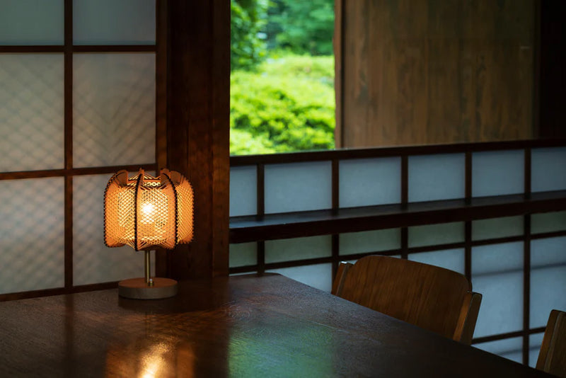 LAFABLIGHT <br> JEEMI "QADRO" <br> Desk lamp - ヴィンテージ SHARK ATTACK