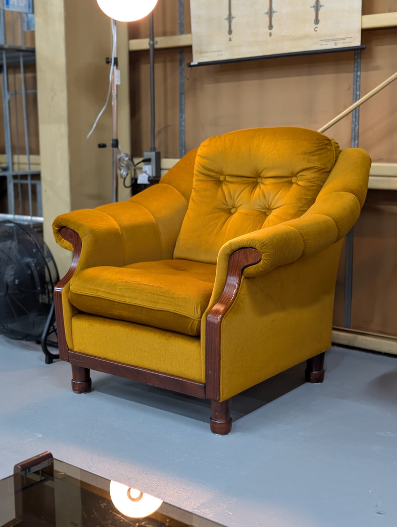 ファブリック 1シーターソファ　<br>TAMAGAWA BASE - ヴィンテージ SHARK ATTACK