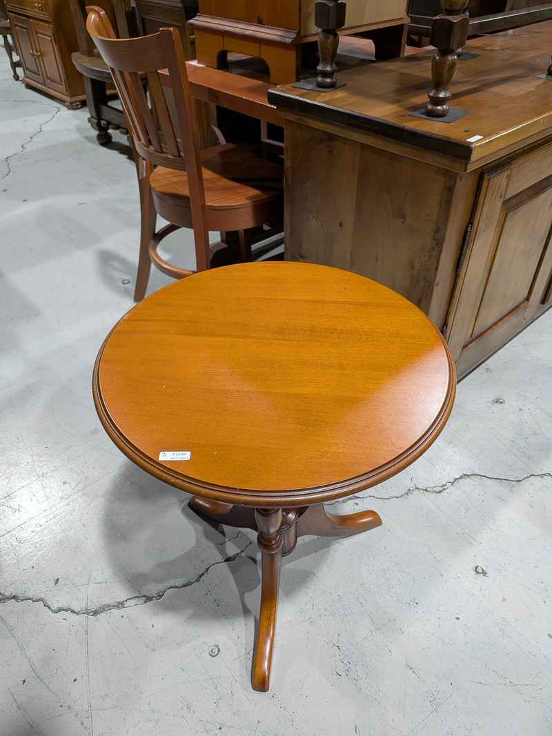 ウッド サイドテーブル <br> 大和店 - ヴィンテージ SHARK ATTACK