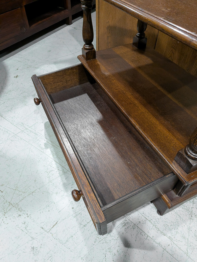 ナイトスタンド/サイドテーブル <br> 大和店 - ヴィンテージ SHARK ATTACK