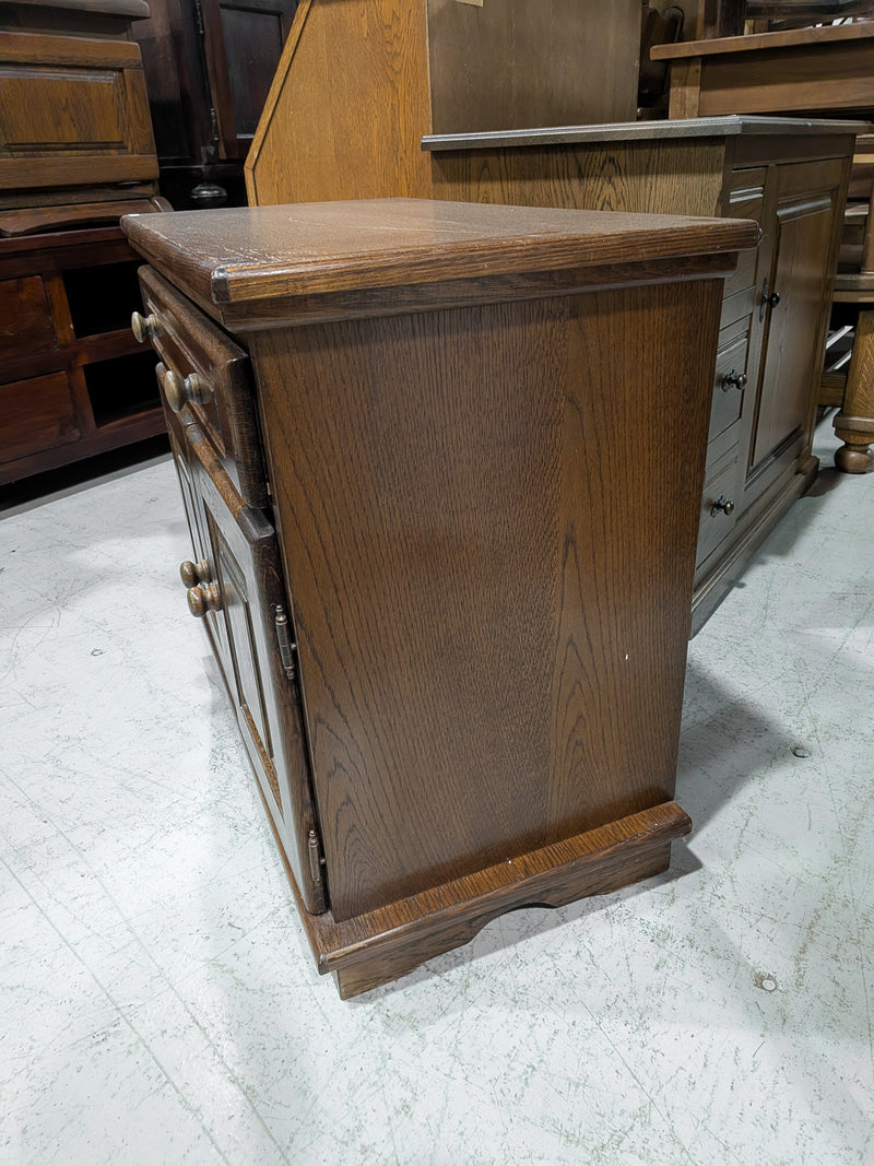 ナイトスタンド/キャビネット <br> 大和店 - ヴィンテージ SHARK ATTACK