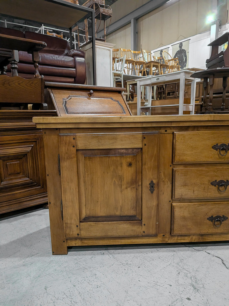 パインウッド サイドボード <br> 大和店 - ヴィンテージ SHARK ATTACK