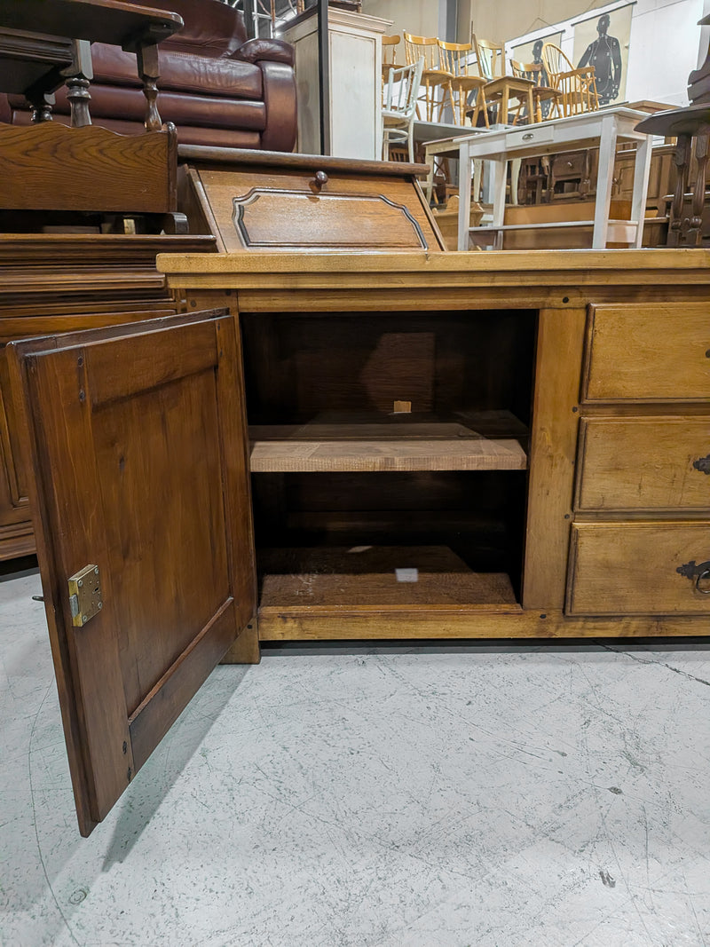 パインウッド サイドボード <br> 大和店 - ヴィンテージ SHARK ATTACK