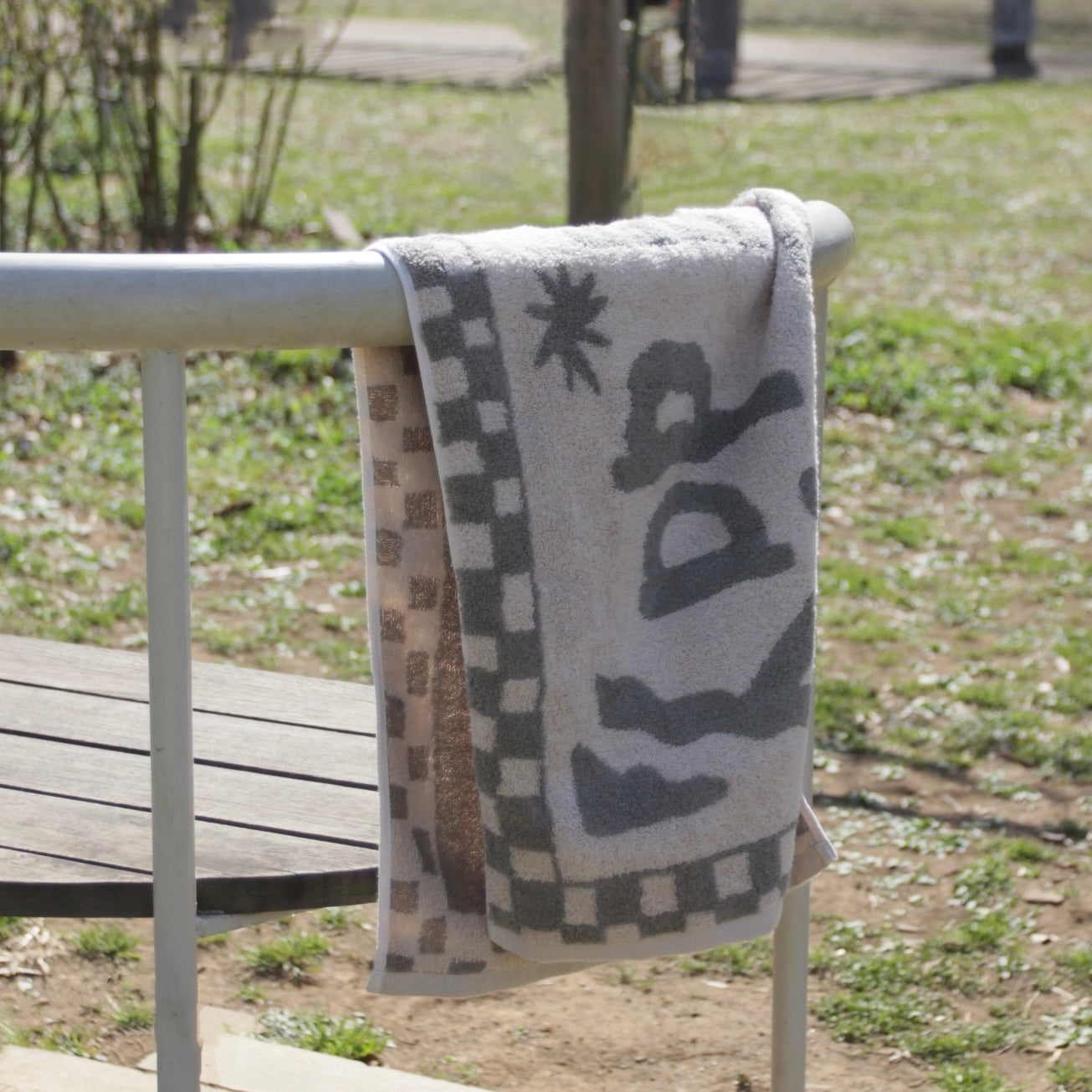 渡辺パイル<br>GOOD DAY フェイスタオル - GRAY<br>reload店・大阪店・cerote antiques・大和店 - ヴィンテージ SHARK ATTACK