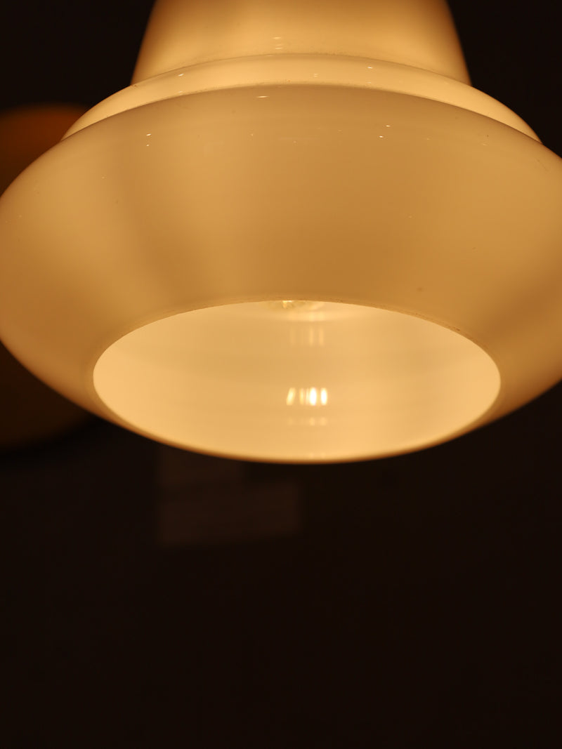 ミルクガラスペンダントランプ <br>reload - ヴィンテージ SHARK ATTACK