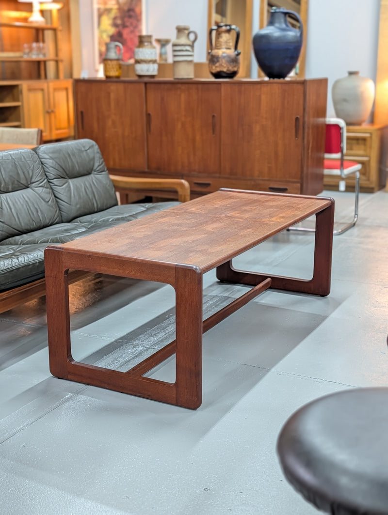 LOW TABLE / SIDE TABLE