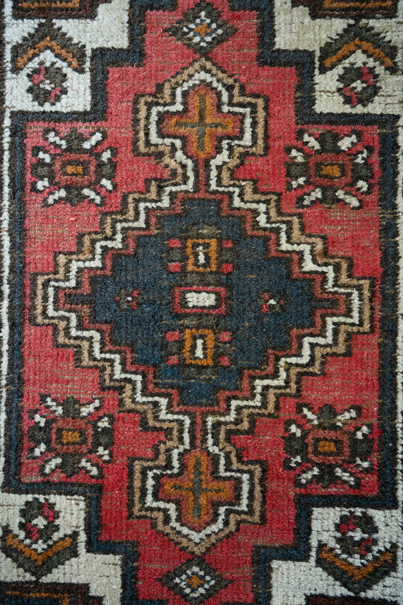 Tribal rug 1610×930<br> vintage yamato store
