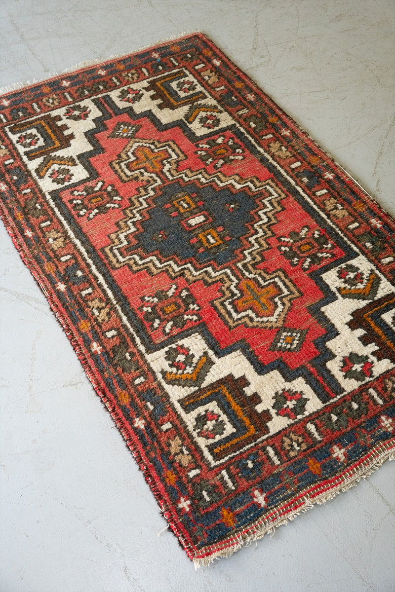 Tribal rug 1610×930<br> vintage yamato store