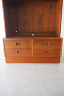 チークウッド シェルフ/キャビネット<br>ヴィンテージ<br>cerote antiques - ヴィンテージ SHARK ATTACK