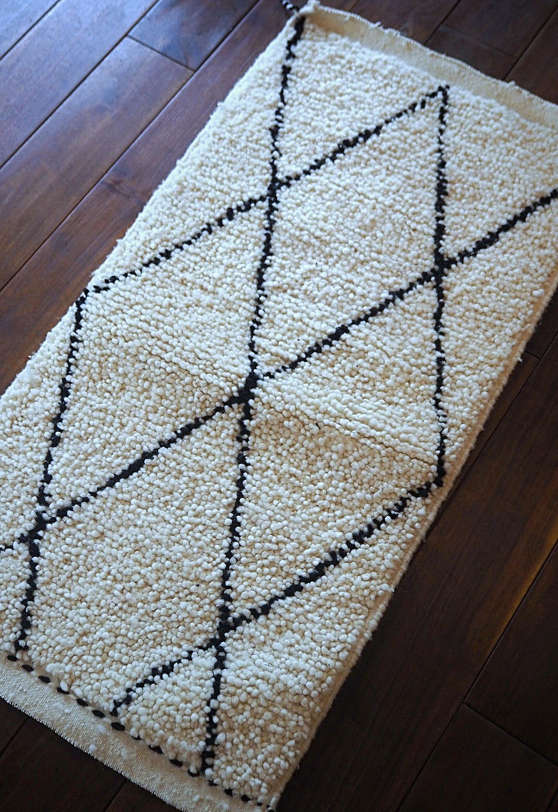 Beni Wallen Rug (A) 1070×550<br> Yamato store