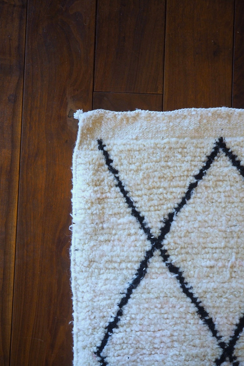 Beni Wallen Rug (B) 1040×580<br> Sendagaya store