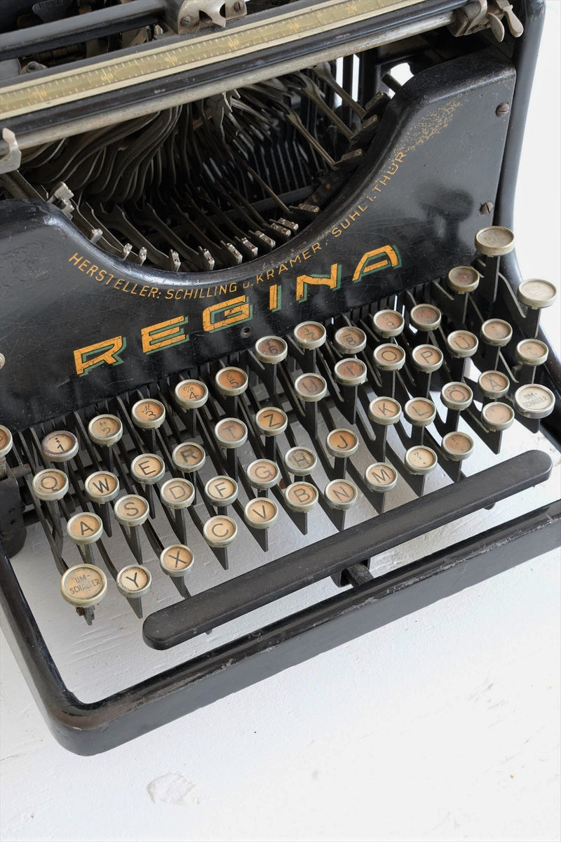 REGINA社製タイプライター<br>ヴィンテージ<br>大阪店