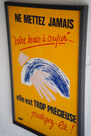 France ウォールポスター<br>ヴィンテージ <br> 大阪店・大和店 - ヴィンテージ SHARK ATTACK