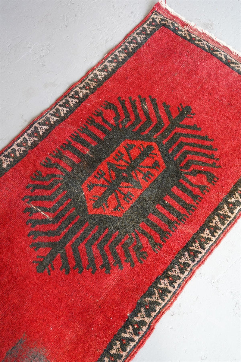 Tribal rug 990×560<br> vintage osaka store