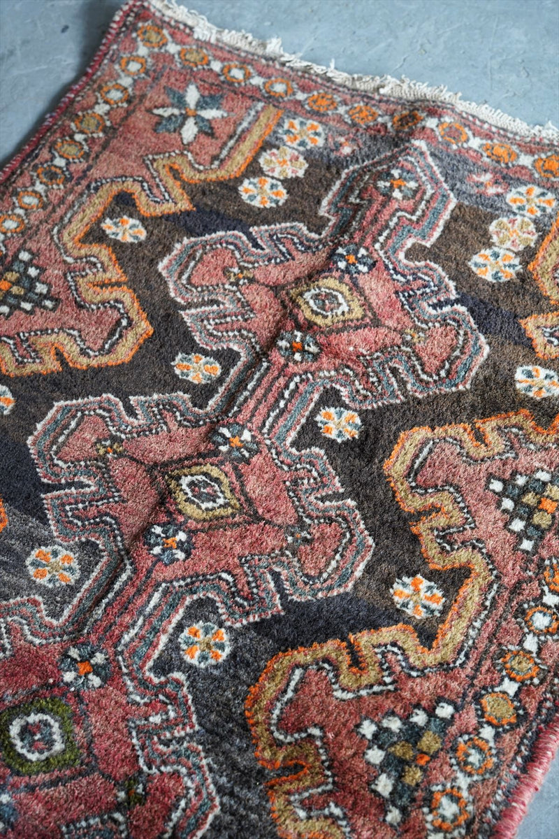 (Checking availability) Tribal rug 1215×810<br> vintage osaka store
