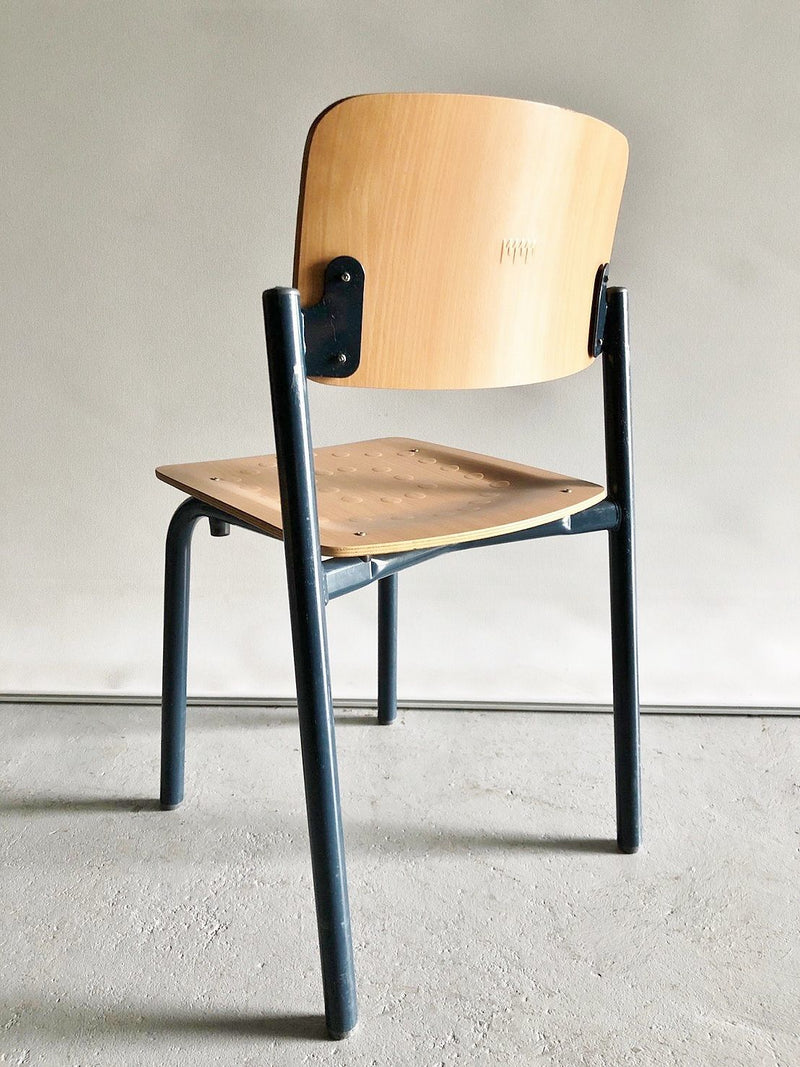 Vintage plywood x iron stacking chair<br> Haneda store 10 legs HOLD