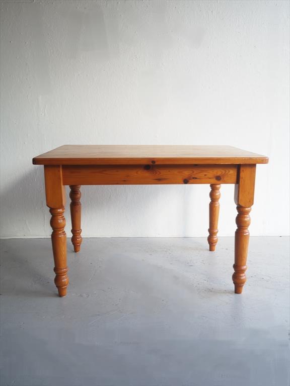 Vintage solid pine wood dining table<br> Osaka store