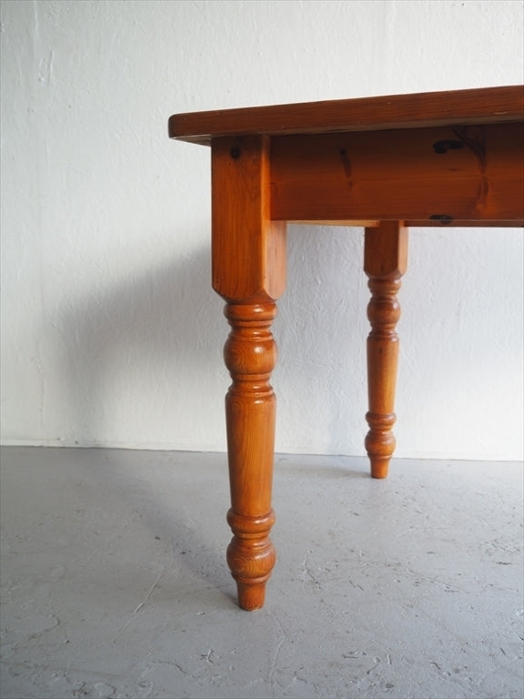 Vintage solid pine wood dining table<br> Osaka store