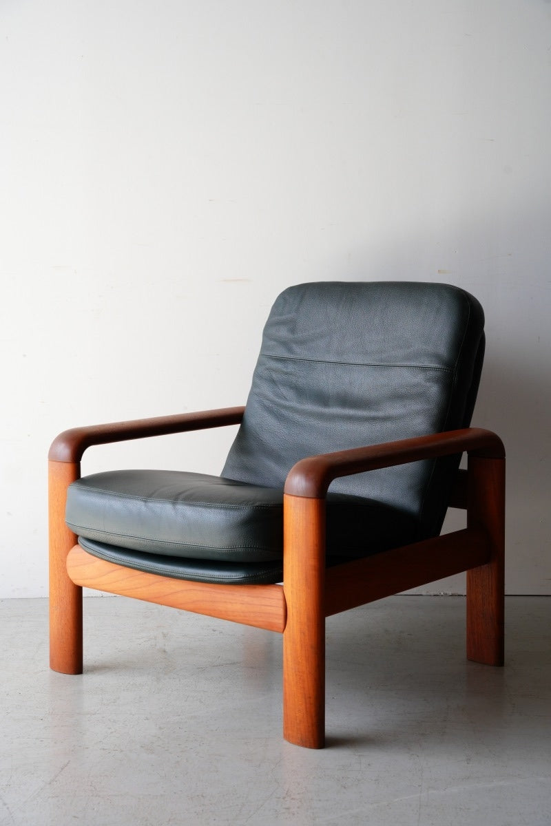 Dyrlund Teakwood x Leather Sofa Vintage Sendagaya Store
