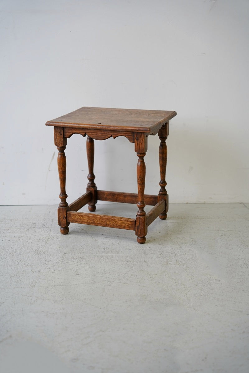 oak wood side table<br> vintage<br> Yamato store