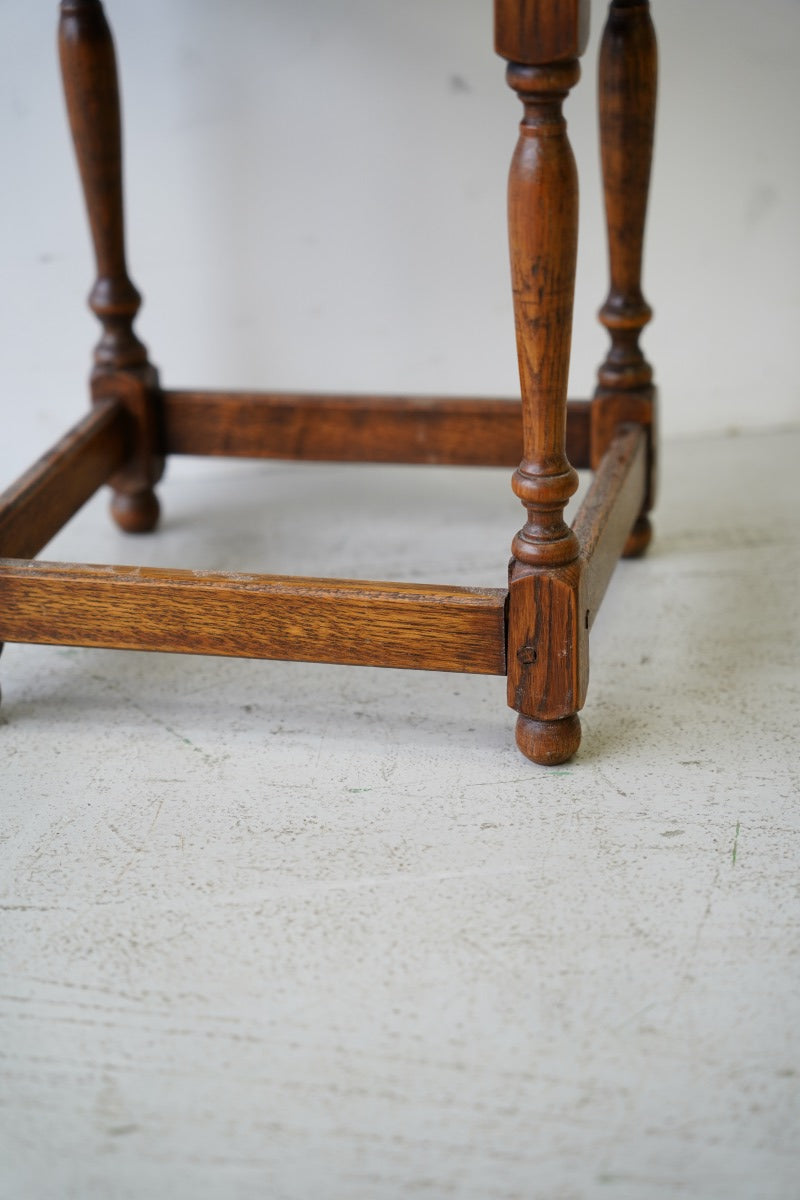 oak wood side table<br> vintage<br> Yamato store